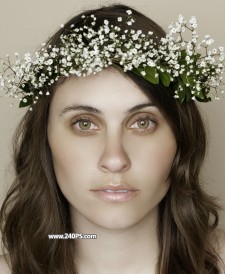Photoshop如何消除室内人物脸部的斑点并增加细节和清晰度